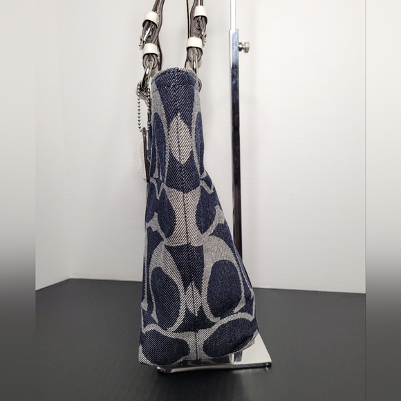 Coach Hampton Denim Large Signature Tote - Picture 4 of 12